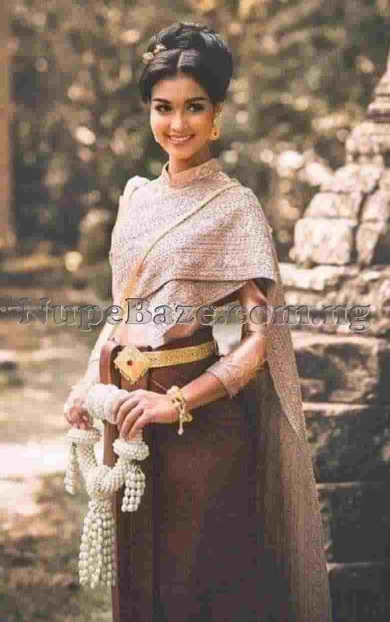 Top 10 Most Beautiful Traditional Dressing Around The World, Women Fashion Dressing, Sampot, Cambodia 